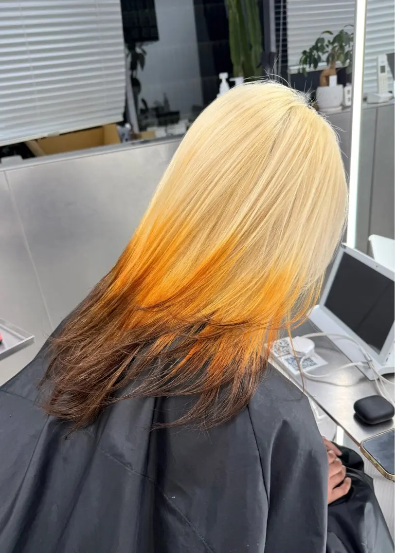 ロング カラー 抜きっぱなしブロンド カット ヘアカラー トリートメント ハイトーンレイヤー 顔まわりSOTAのヘアスタイル