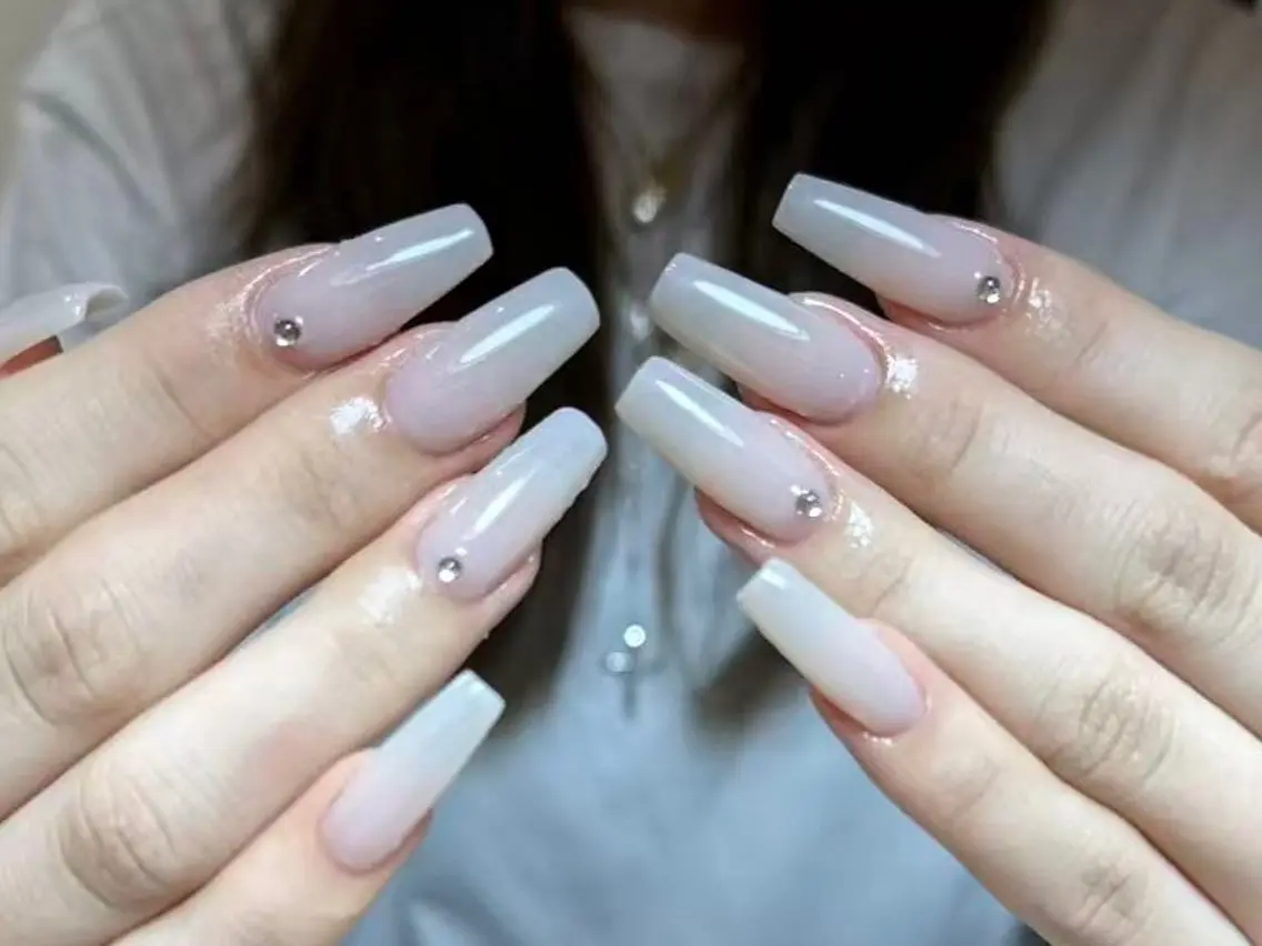 ネイル フットネイル マグネットネイル 持ち込み オフィスネイル ハンドネイル Venus nail チップ長さだし専門店のネイルデザイン