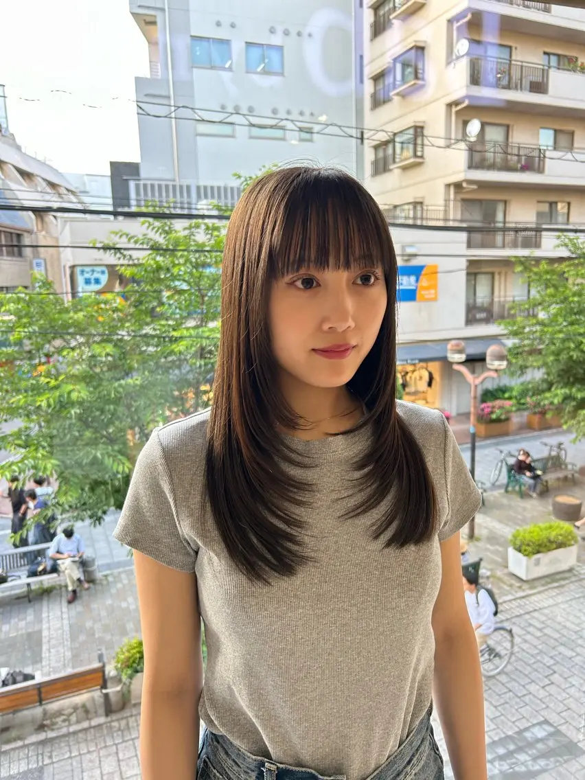 ミディアム 菅沼 紀世/顔周りレイヤーのヘアスタイル