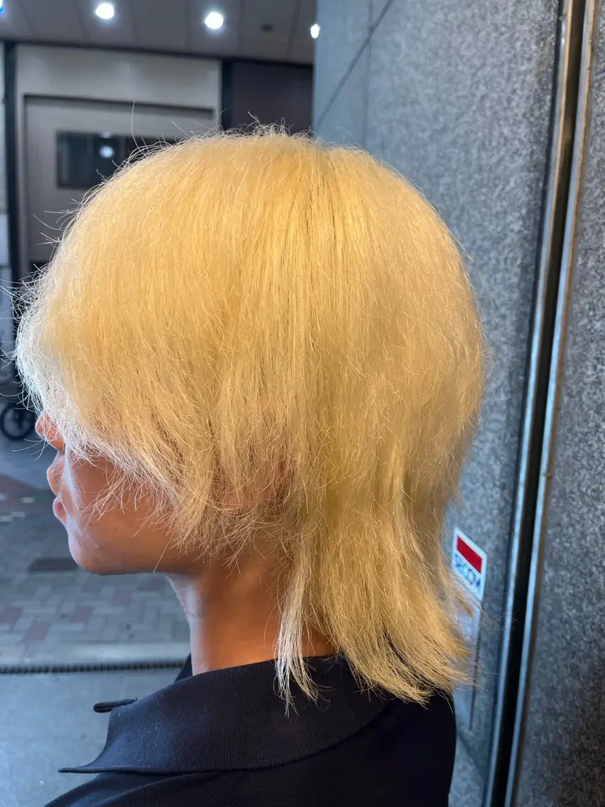 ミディアム カラー メンズ メンズブリーチ ブリーチ ヘアカラー a- chaのヘアスタイル