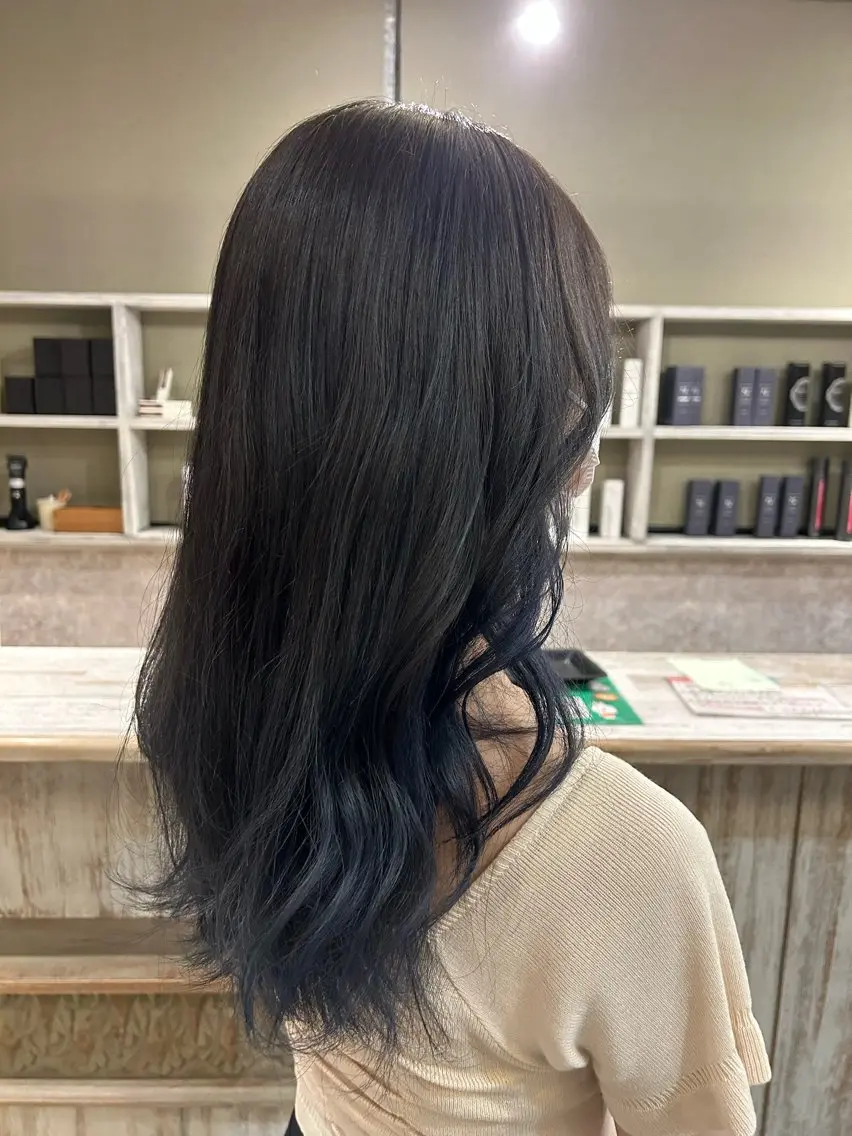 ロング 七戸 佳音のヘアスタイル
