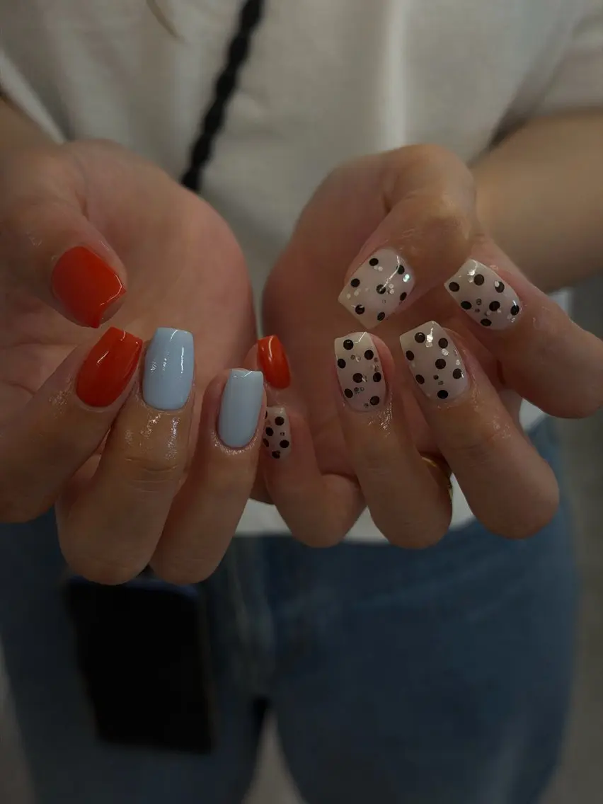 ネイル ドット ジェルネイル マグネットネイル ニュアンスネイル オレンジ ハンドネイル ハンドケア Bana_ Nailのネイルデザイン