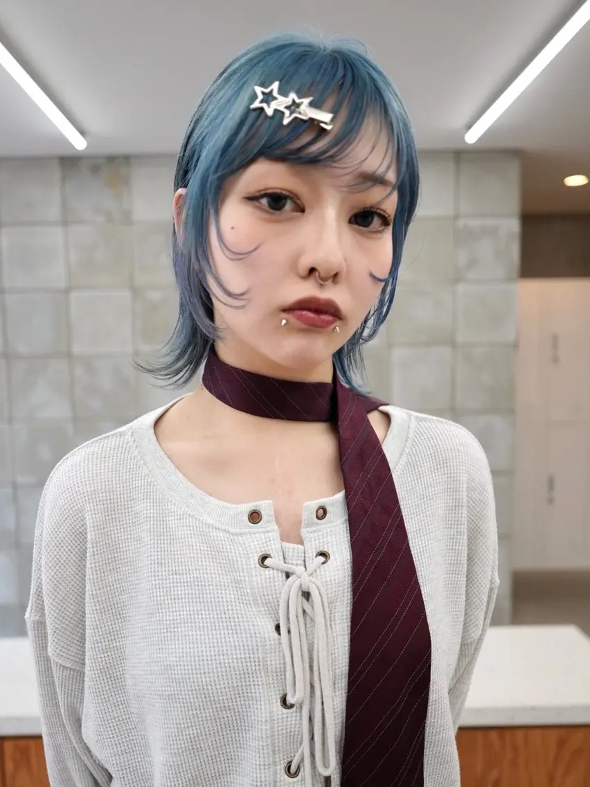 ショート カラー ブリーチ ブルーカラー ショートヘア カット ヘアカラー トリートメント Kaito🐶 /デザイン/レイヤーのヘアスタイル