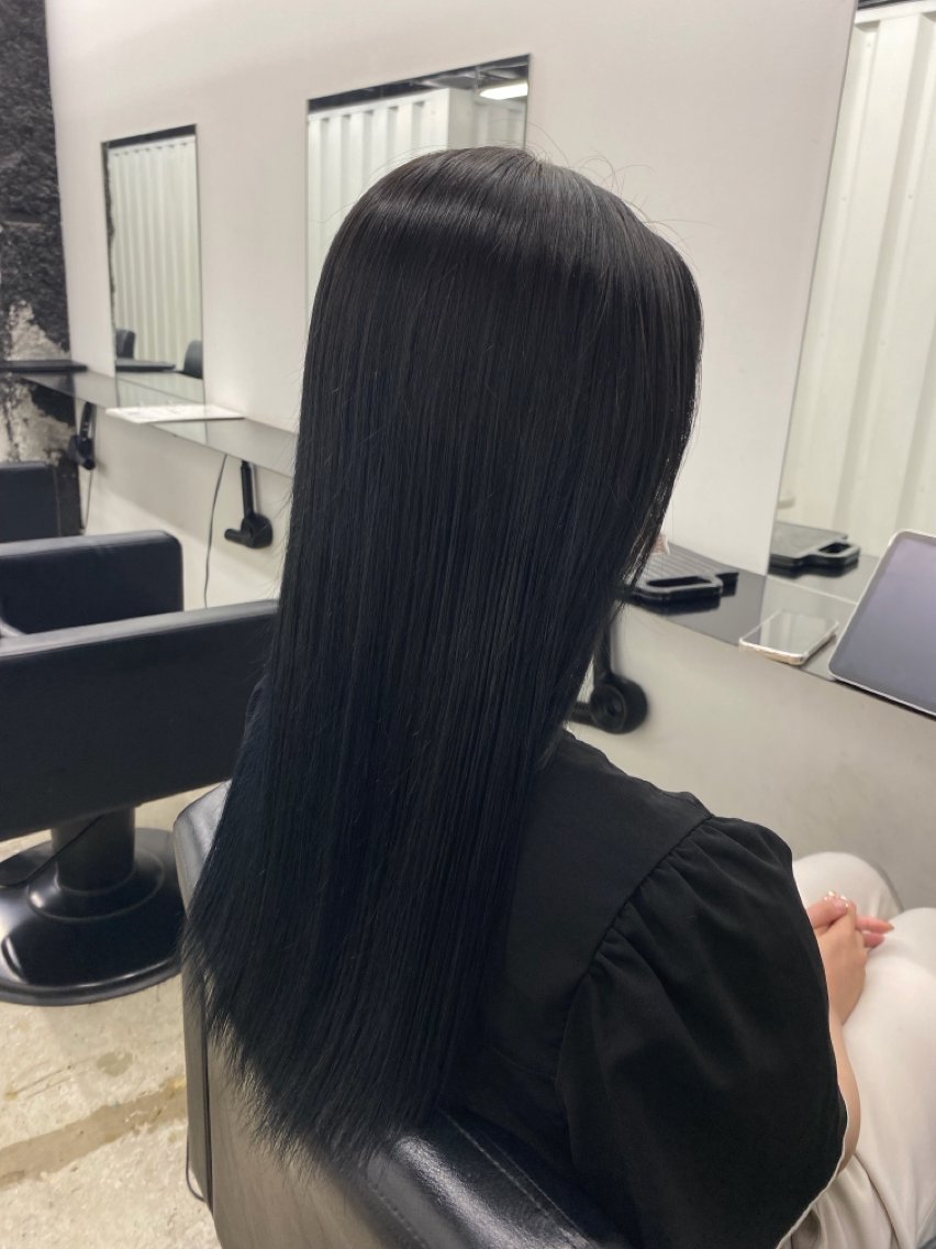 【暗くしたい方◎】艶×透明感トーンダウンカラー｜ワンカラー🖤の写真