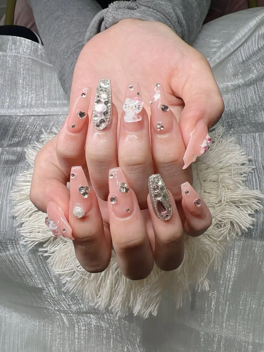 ネイル オーロラネイル チークネイル 長さ出し フットネイル フレンチネイル ハンドネイル Lee Nailsのネイルデザイン