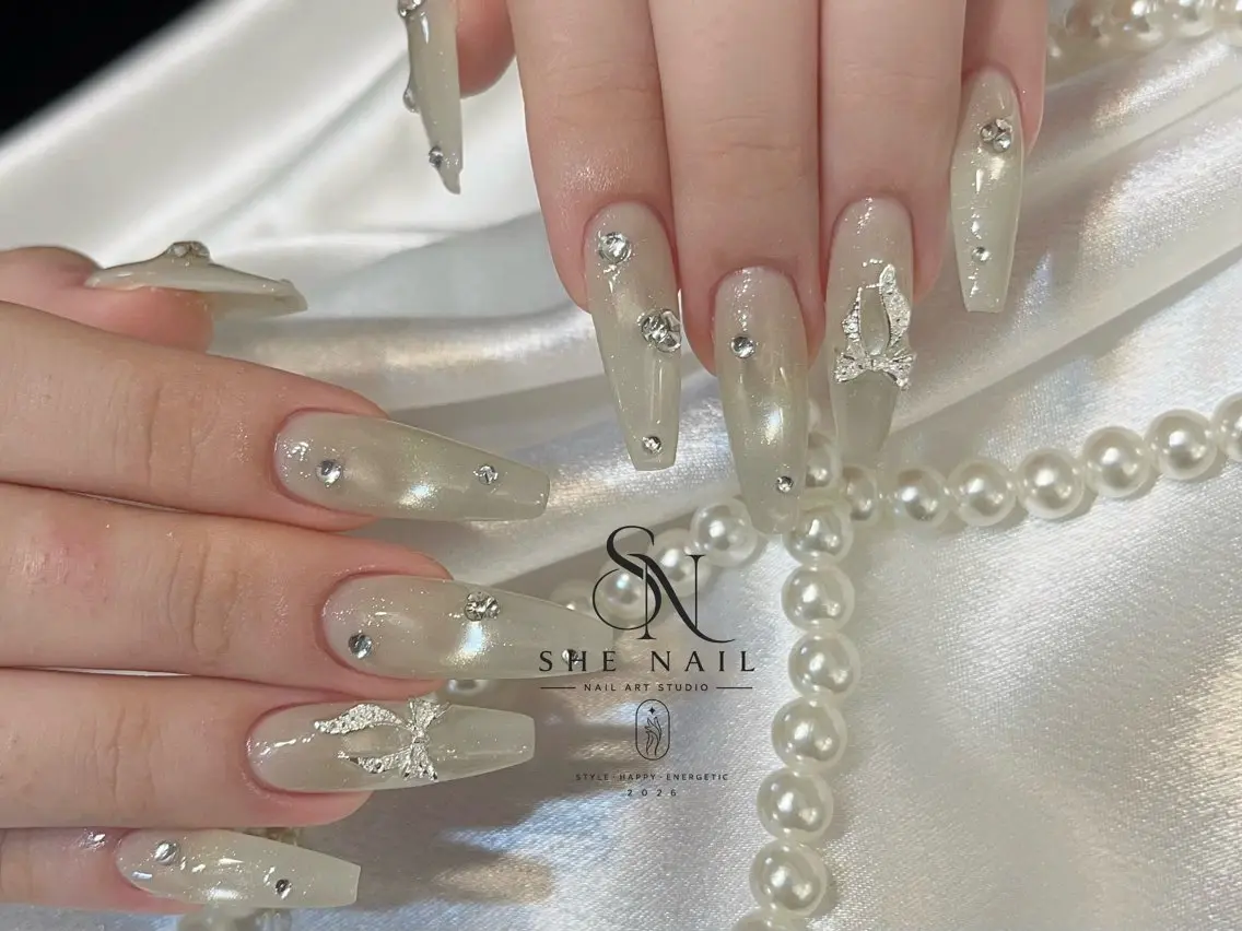 ネイル アートネイル ガーリー 韓国ネイル ロングネイル 持ち込み ハンドネイル 博多 SHE Nailのネイルデザイン
