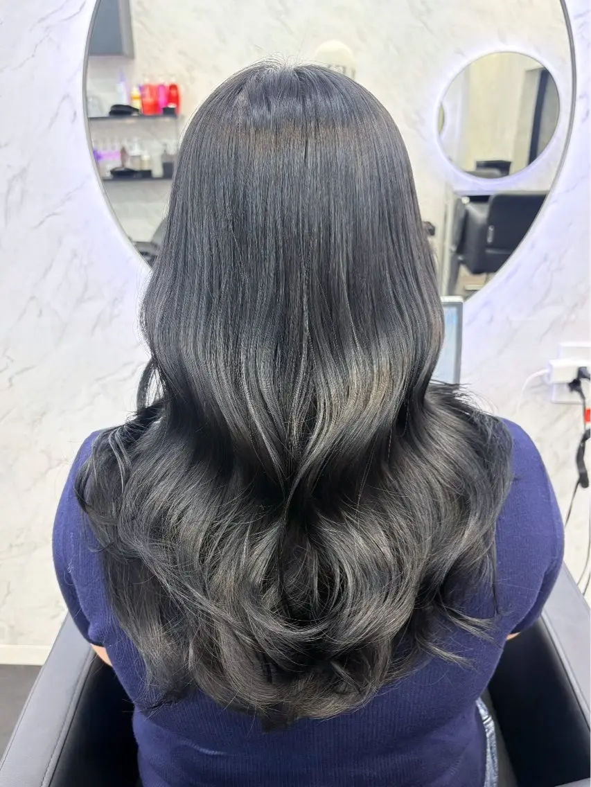 ロング カラー グレージュ オリーブグレージュ オリーブグレー 韓国ヘア🎀 /♡𝓝𝓸𝓪♡のヘアスタイル