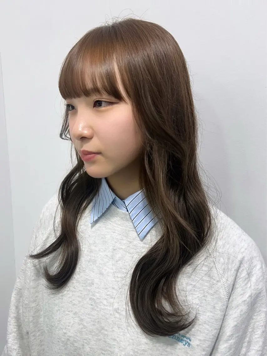 ロング 拝頭　奈枝 Beretのヘアスタイル
