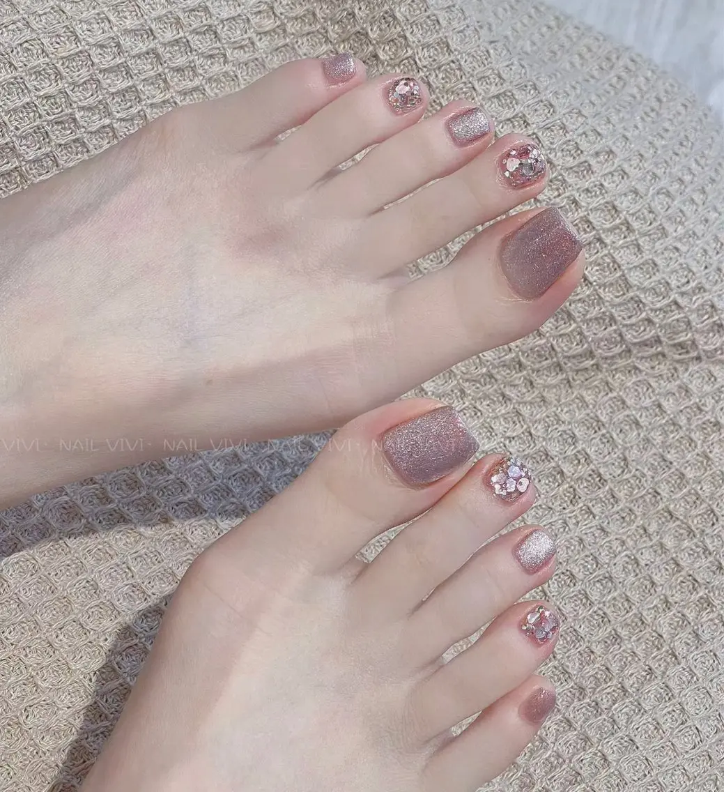 ネイル 持ち込み フットネイル RELIEVE Salonのマツエク・マツパデザイン
