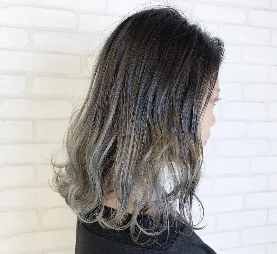 セミロング カット ヘアカラー 一戸 拓斗のヘアスタイル