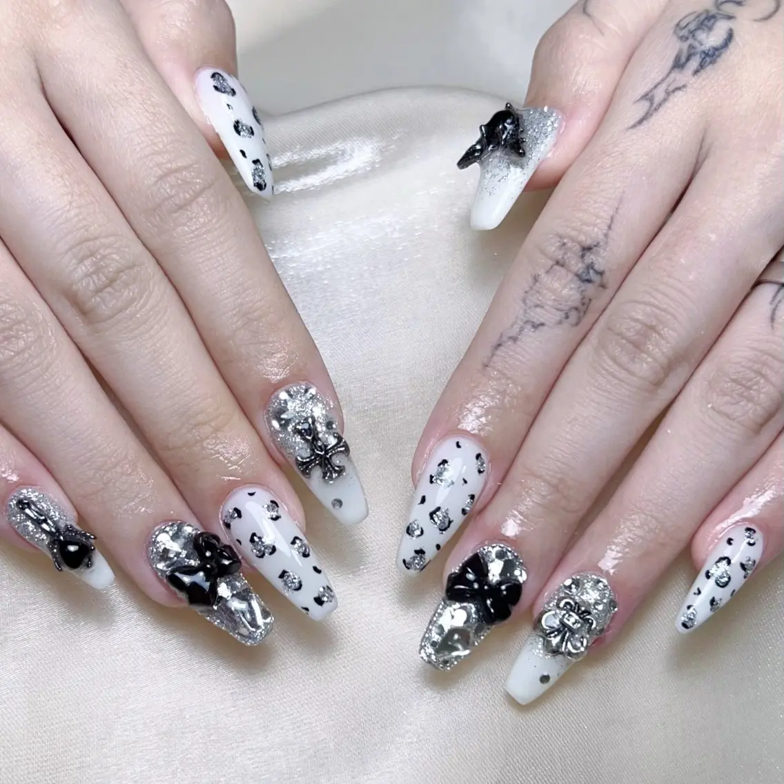 メンズ ネイル メンズ韓国風 アートネイル オーロラネイル ガーリー キラキラネイル ハンドネイル Nail salon 木にいるのネイルデザイン