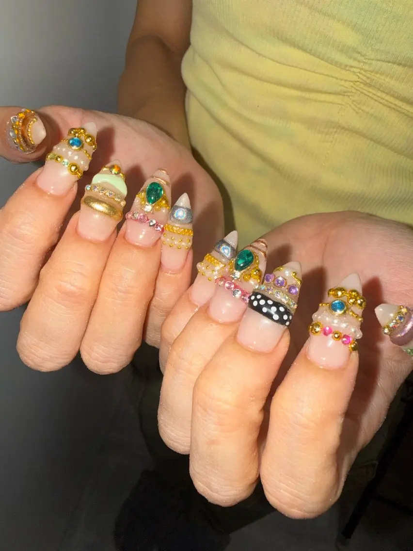 セミロング ハンドネイル RIHO NAILのネイルデザイン