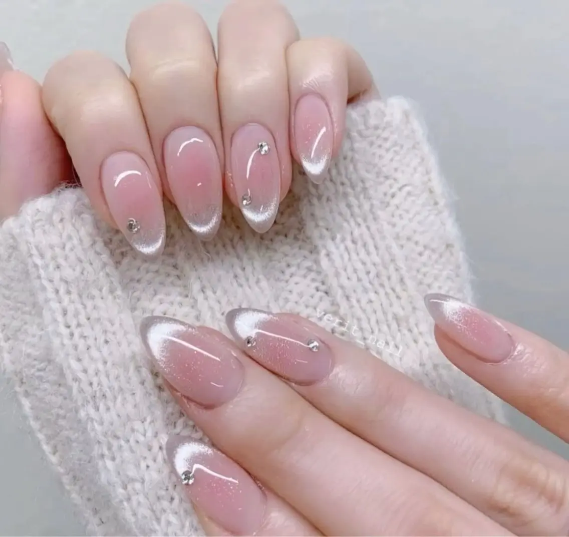 ネイル チークネイル フレンチネイル グラデーション 韓国ネイル マグネットネイル Hana Nailのネイルデザイン