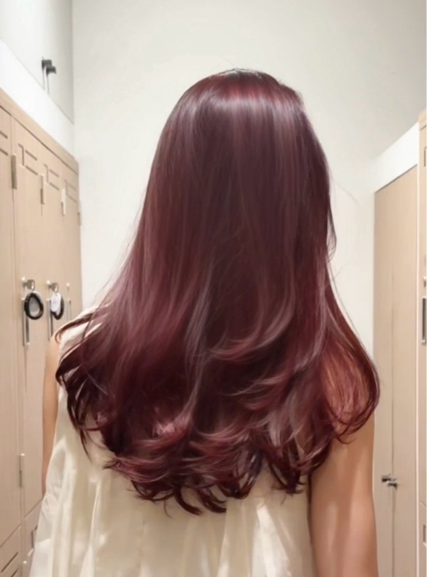 ロング ピンクブラウン ヘアカラー トリートメント Ami/赤髪🎀 /レイヤーカットのヘアスタイル
