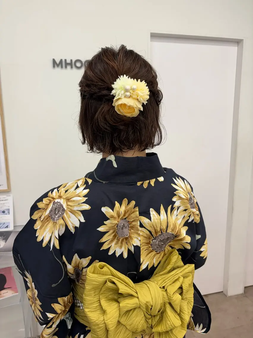 ミディアム ヘアアレンジ ミディアムパーマ 着付け 透明感カラー🫧 nanohaのヘアスタイル