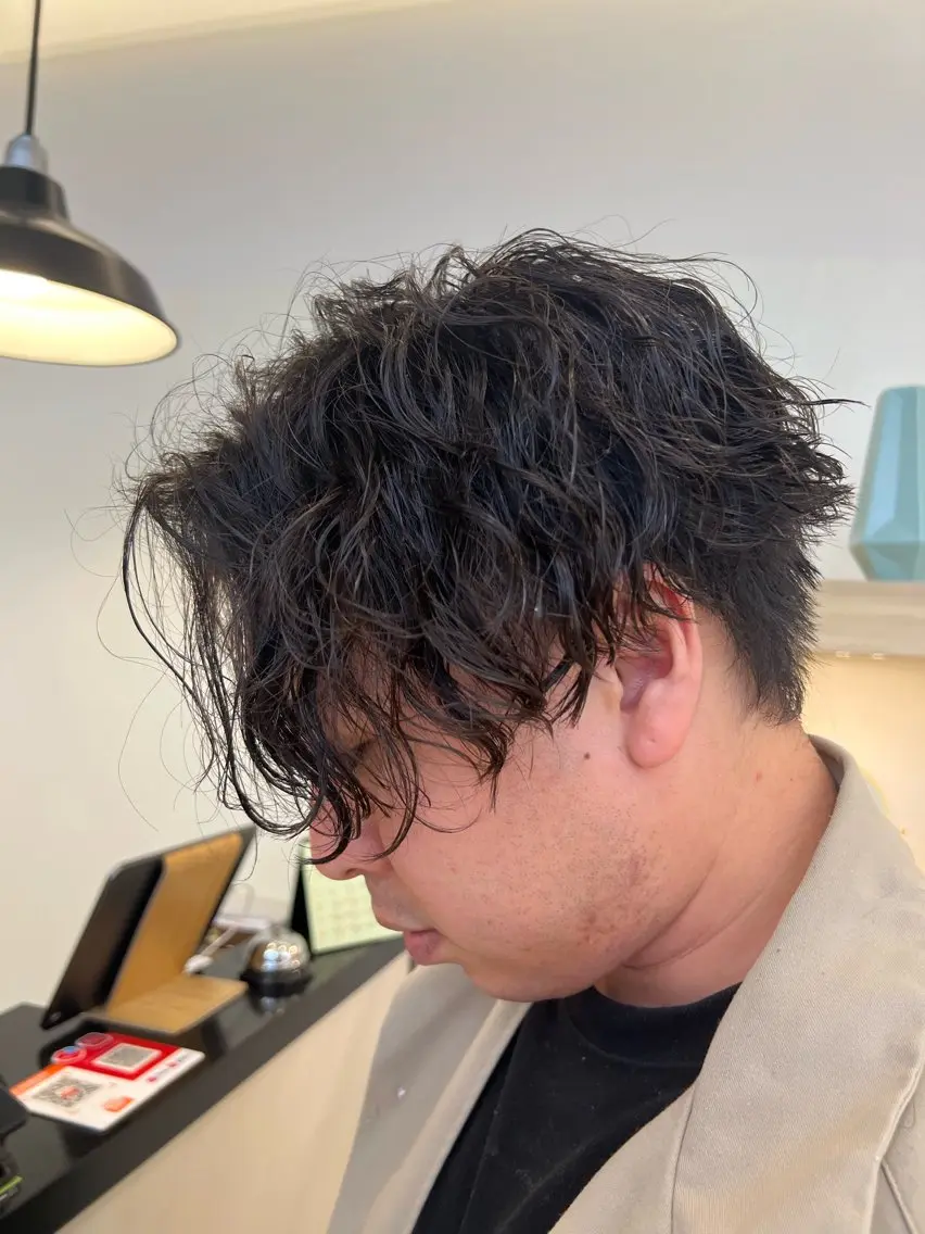 ミディアム パーマ メンズ 🇺🇸サーフカール 🇺🇸ケンシロウのヘアスタイル