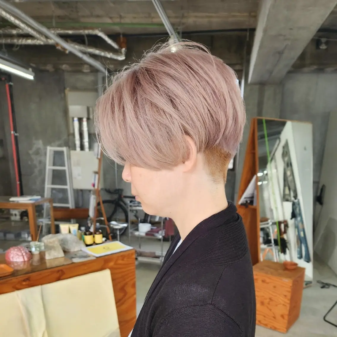 CUT　+　ケアブリーチ　+　髪質改善カラーの写真