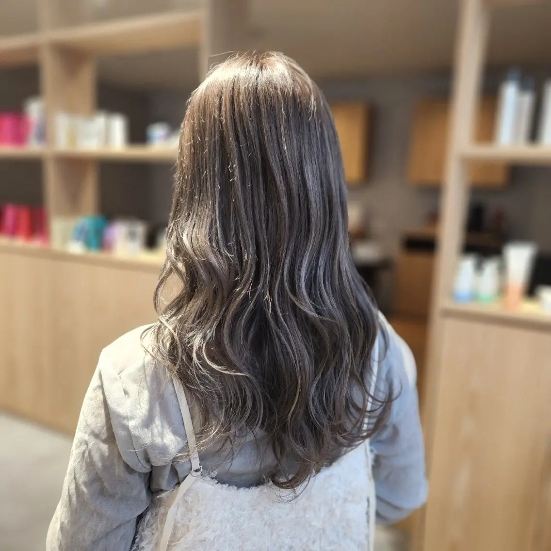 カラー セミロング ブリーチ グレージュ シールエクステ🎀 ホシノ🕒ユウカのヘアスタイル