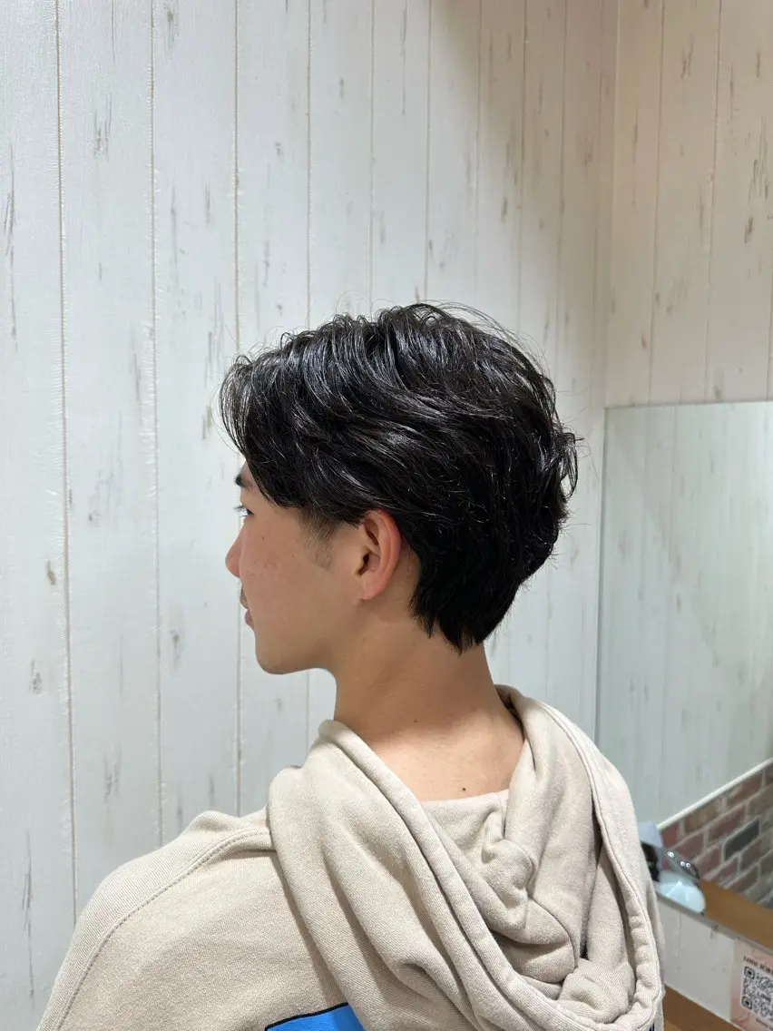 ショート パーマ メンズ メンズブリーチ ダウンパーマ メンズハイライト メンズインナーカラー メンズ韓国風 中嶋 紘夢のヘアスタイル