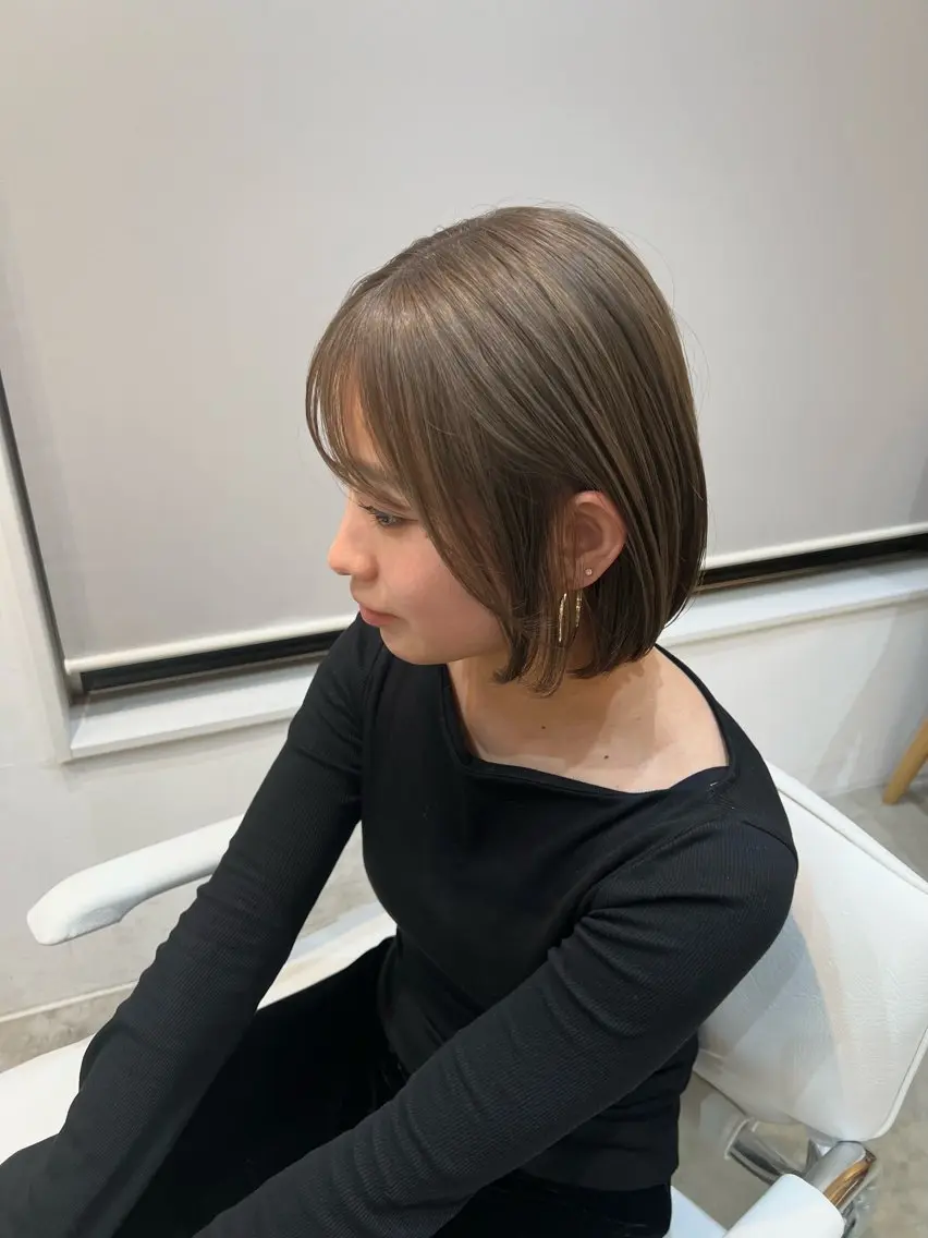 ミディアム カラー ヘアカラー トリートメント un ジュリアのヘアスタイル