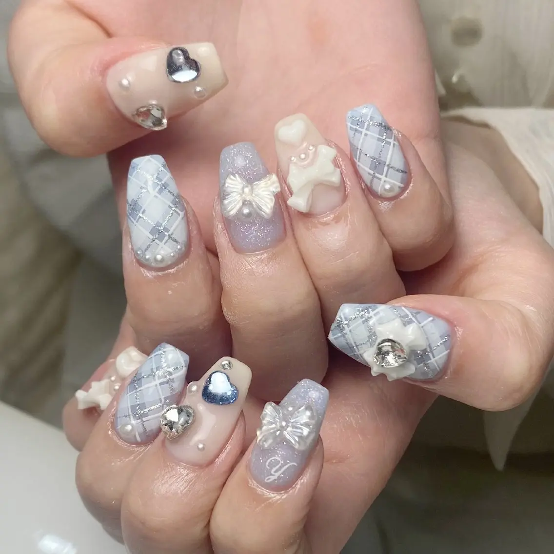 ネイル チークネイル フレンチネイル ジェルネイル ガーリー キラキラネイル ハンドネイル UM Nail Salonのネイルデザイン