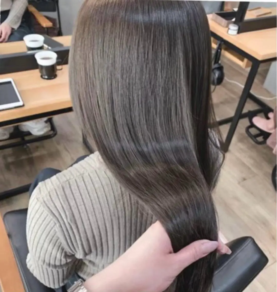 ロング 🌟透明感カラー モテ髪Ando🌟のヘアスタイル