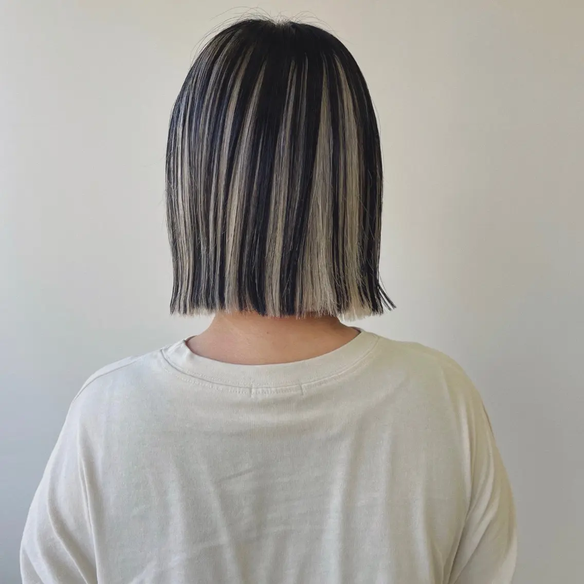 ショート カラー 黒髪 ブリーチ ケアブリーチ ダブルカラー イヤリングカラー カット ヘアカラー スギヤマ ショウゴのヘアスタイル