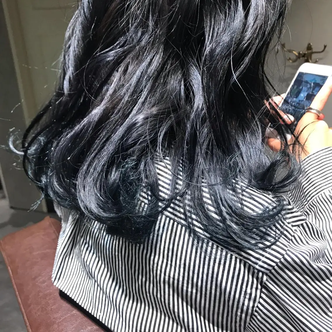 カラー 黒髪 ブルーカラー ブルーブラック 柔らかブラウン/顔周 りレイヤー♡ユウシのヘアスタイル