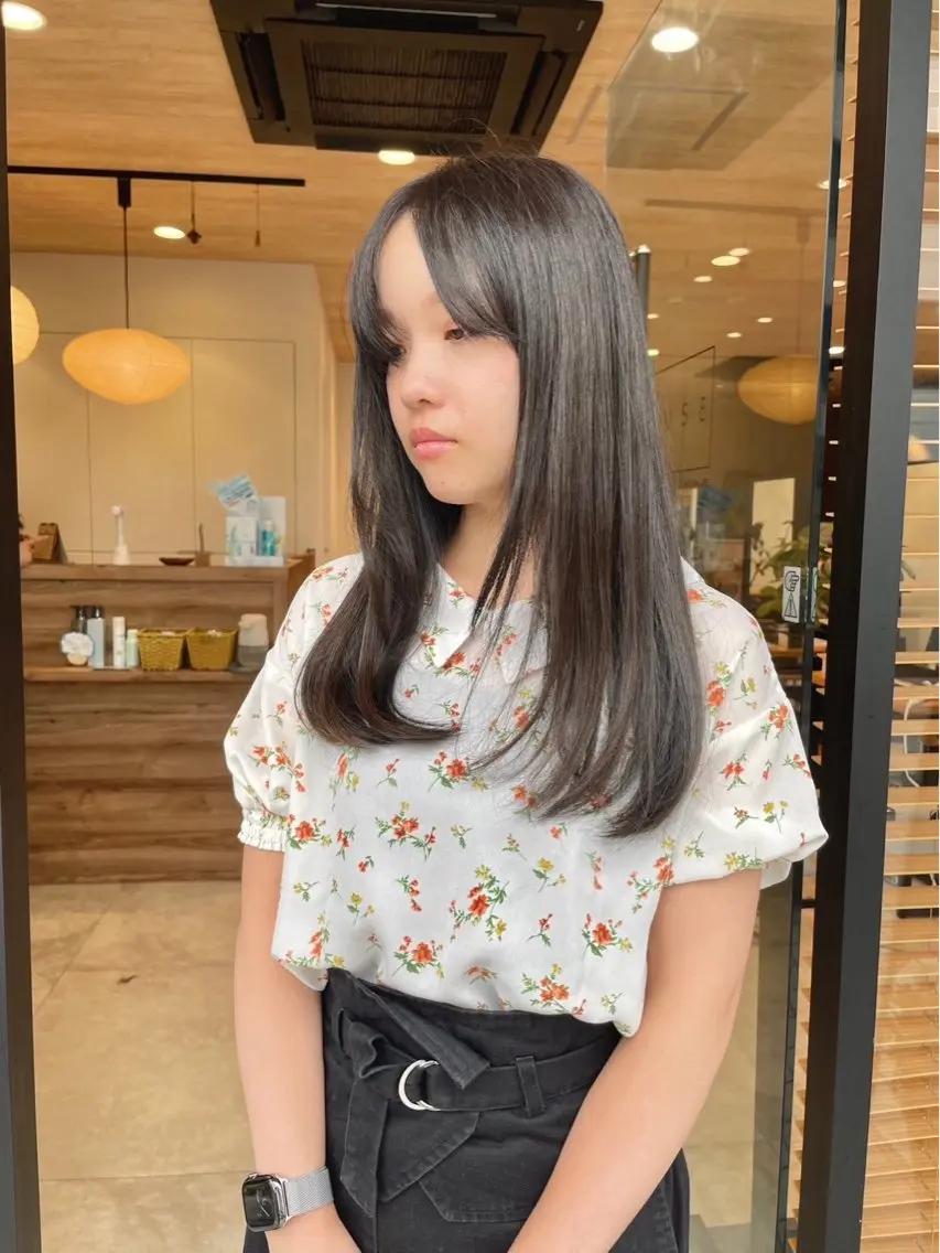 セミロング ナチュラルカラー /AKIR‎A🌝のヘアスタイル