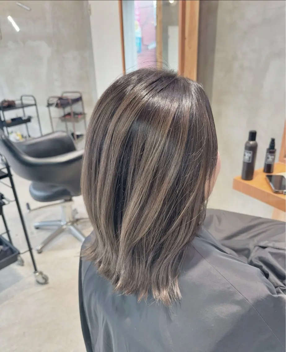 セミロング カラー ヘアアレンジ 佐々木 まゆかのヘアスタイル