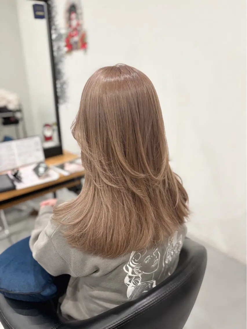 ロング 浅原 恵樹のヘアスタイル