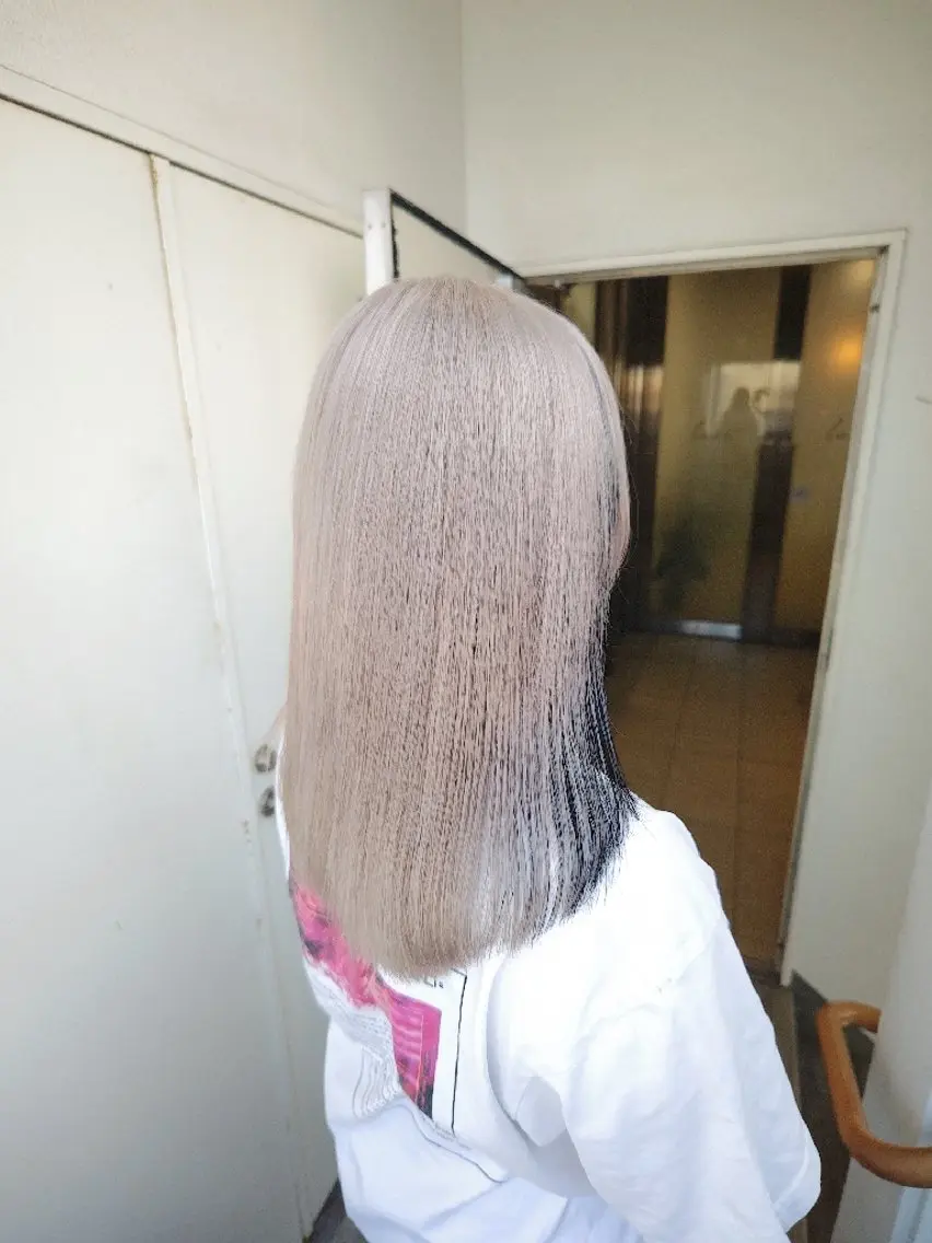 セミロング カラー ブリーチ 髪質改善.縮毛矯正 ×韓国ヘアyukiのヘアスタイル