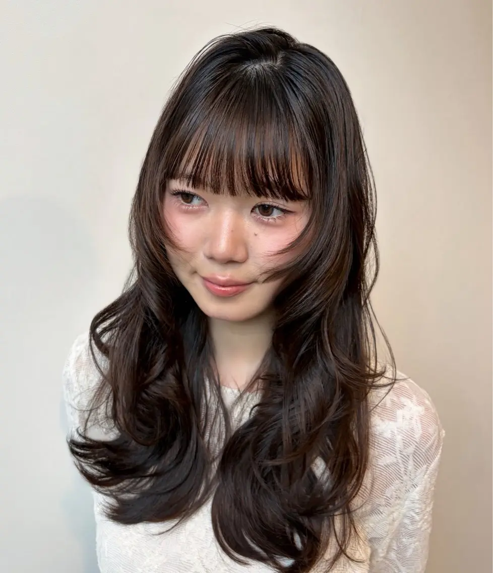 ロング 顔まわりレイヤー ハイレイヤー レイヤーカット ロング カット トリートメント ひまり🌻| カットモデル募集中のヘアスタイル