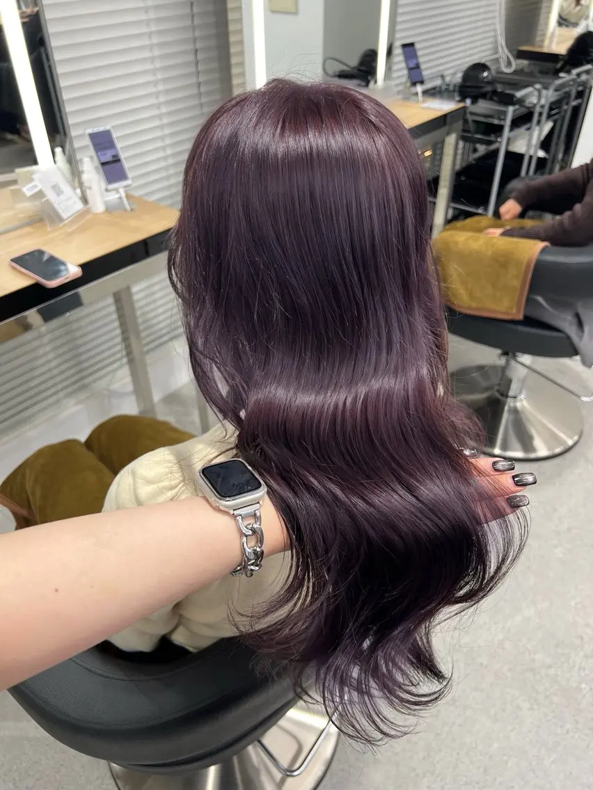 ロング カラー 暗髪🩶ラベンダー/ ブルー/ユウナ🤍のヘアスタイル