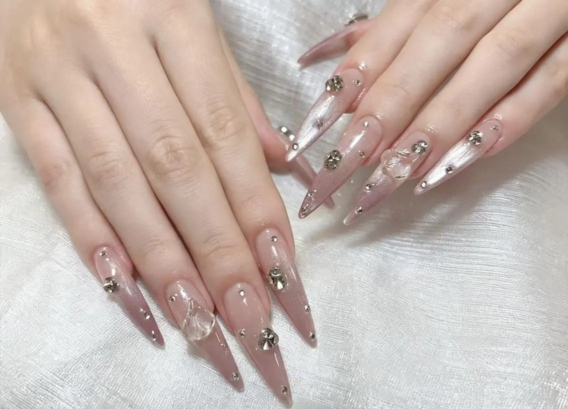 ネイル 長さ出し フレンチネイル 韓国ネイル マグネットネイル 持ち込み ハンドネイル ハンドケア The Nail 新大久保店のネイルデザイン