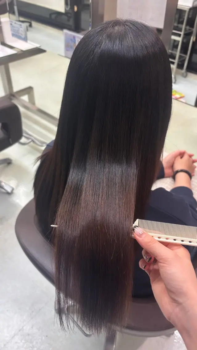 ロング カット ヘアカラー WiLL 梶岡日菜のヘアスタイル