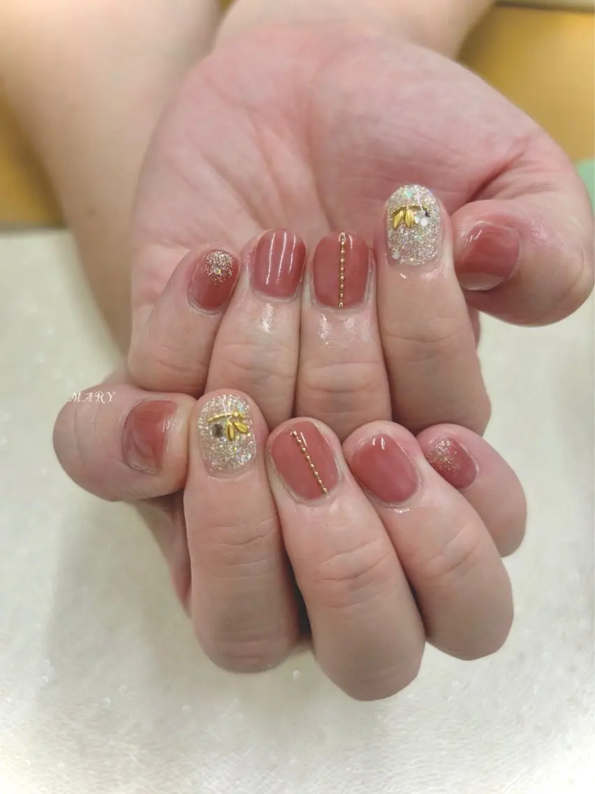 ネイル キラキラネイル ニュアンスネイル ワンカラーネイル ハンドネイル Mary nail .narumiのネイルデザイン