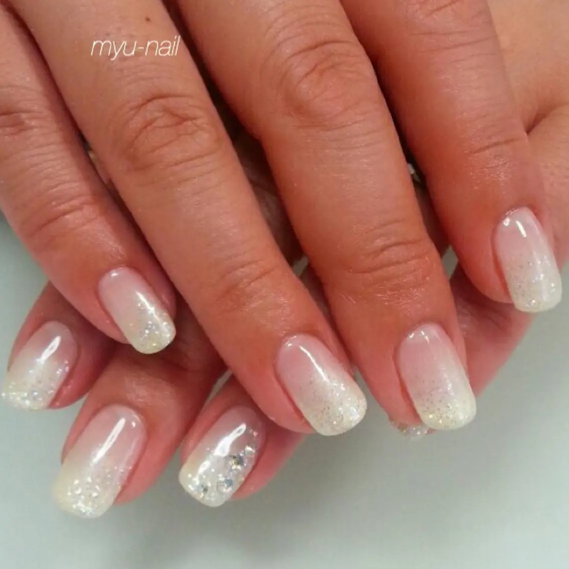 ネイル グラデーション シンプルネイル ホワイト ホームサロン myu-nailのネイルデザイン