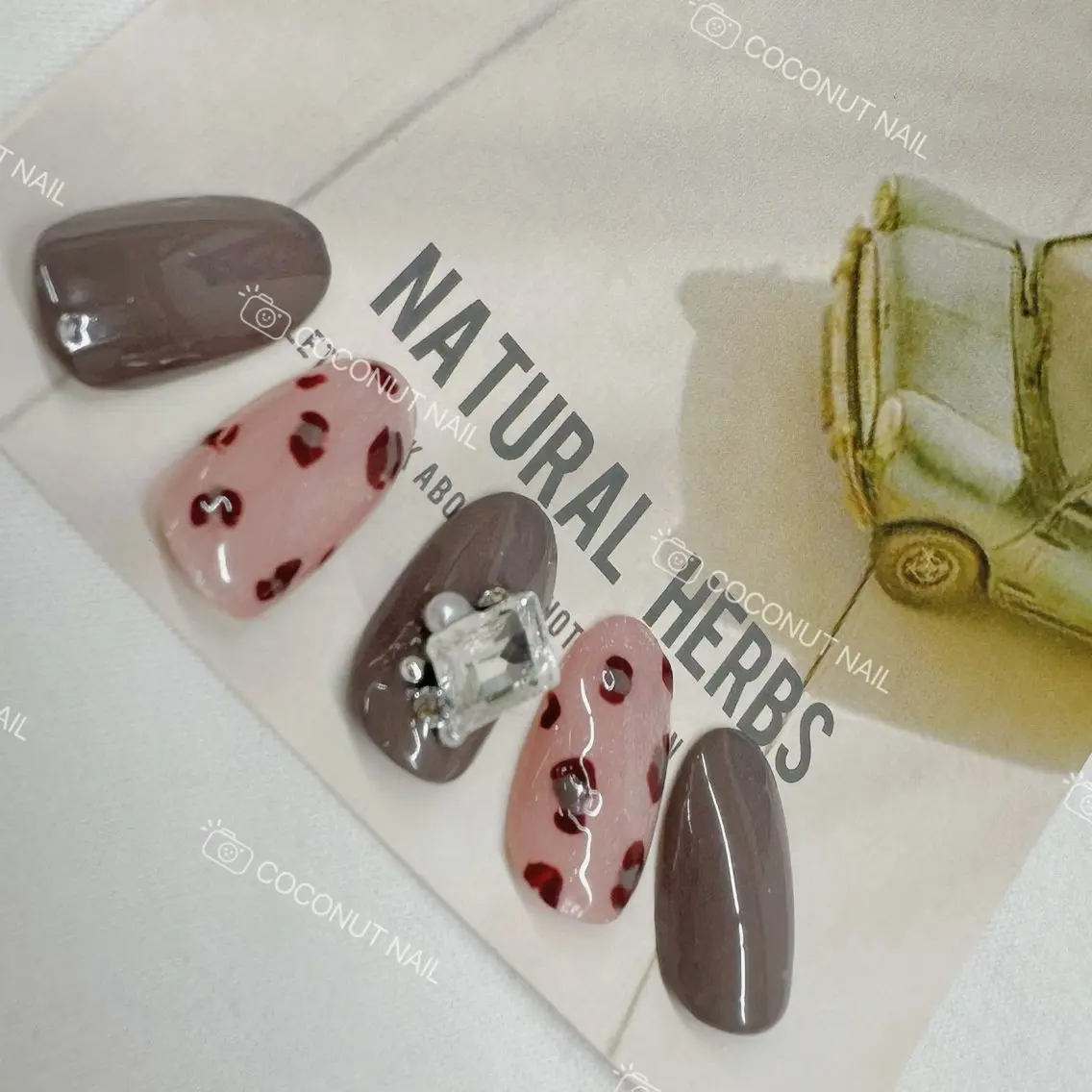ネイル ニュアンスネイル ハンドネイル 神田 ココナッツのネイルデザイン