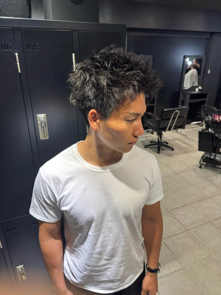 ショート パーマ ヘアアレンジ メンズ メンズパーマ スパイキーショート ショートヘア カット パーマ メンズ専門 美容師✨ アメ村 堀江颯瑛のヘアスタイル
