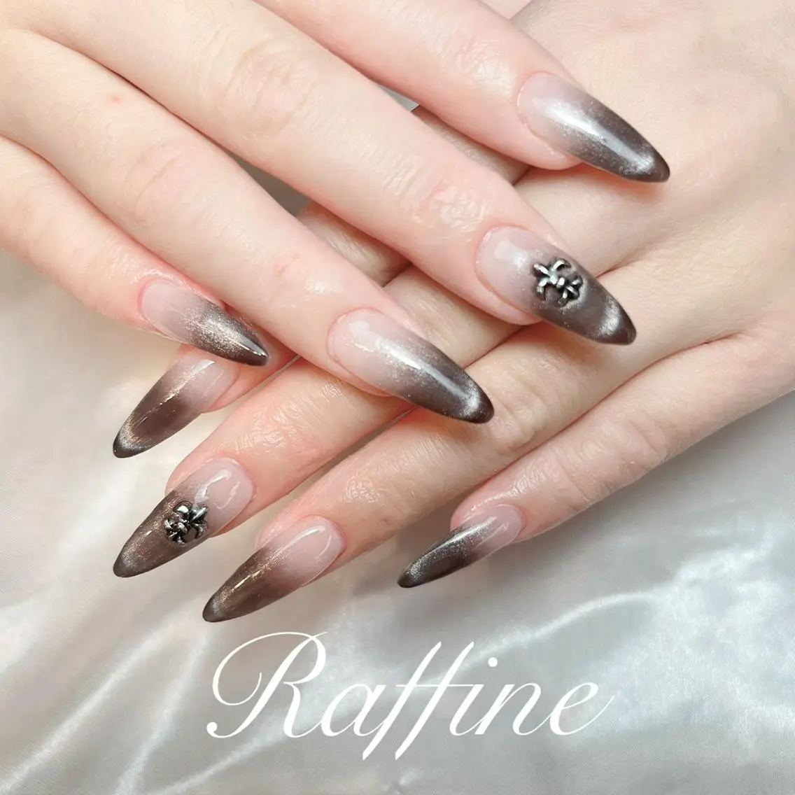 ネイル ハンドネイル RAFFINE haru🦋🩵のネイルデザイン