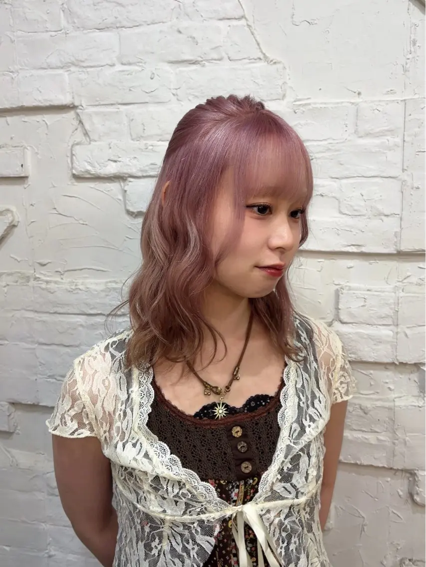 セミロング カラー ヘアアレンジ ベージュカラー ブリーチ ブロンド ダブルカラー ハイトーンカラー ヘアカラー トリートメント 艶髪/ハイトーン/ ヘアセット/モエノのヘアスタイル