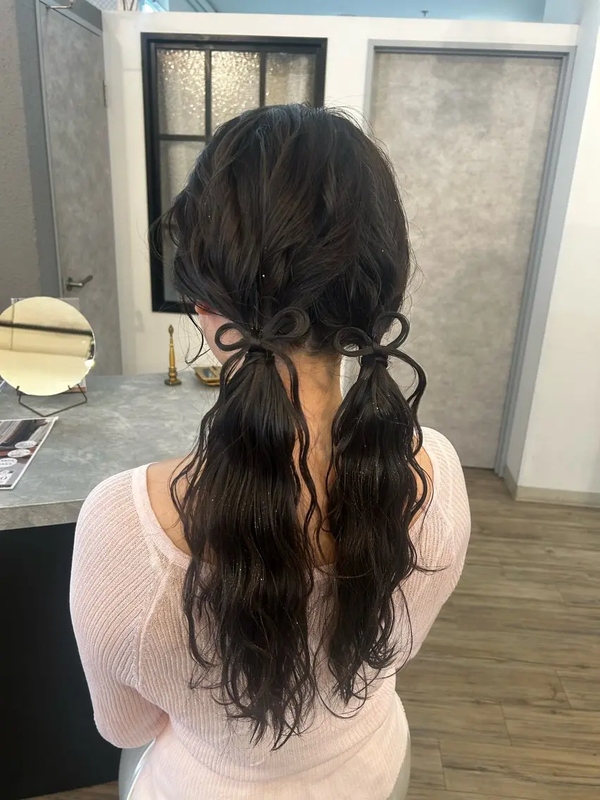 セミロング ヘアアレンジ ブリーチ/ヘアセット 🪞🌙minamiのヘアスタイル