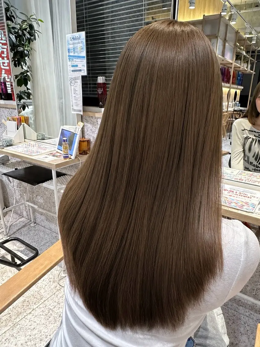 カラー ダブルカラー イヤリングカラー ハイライトカラー ハイトーンカラー インナーカラー ヘアカラー 透明感/艶カラー 🫧 ユイナのヘアスタイル