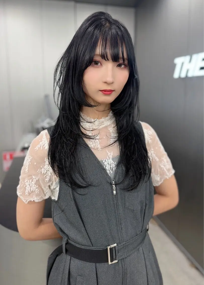 ロング カラー 黒髪 ブルーカラー ブルーブラック 韓国風ヘア レイヤーカット レイヤーカット/ 縮毛矯正/TERUのヘアスタイル
