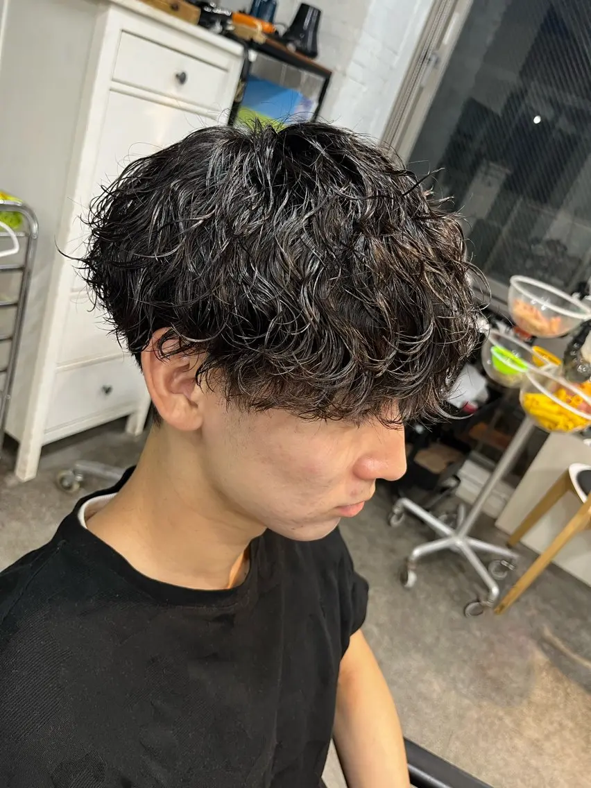 パーマ メンズ メンズパーマ 波巻きパーマ スパイラルパーマ カット パーマ フェザーパーマ原宿 fifth 凜空のヘアスタイル
