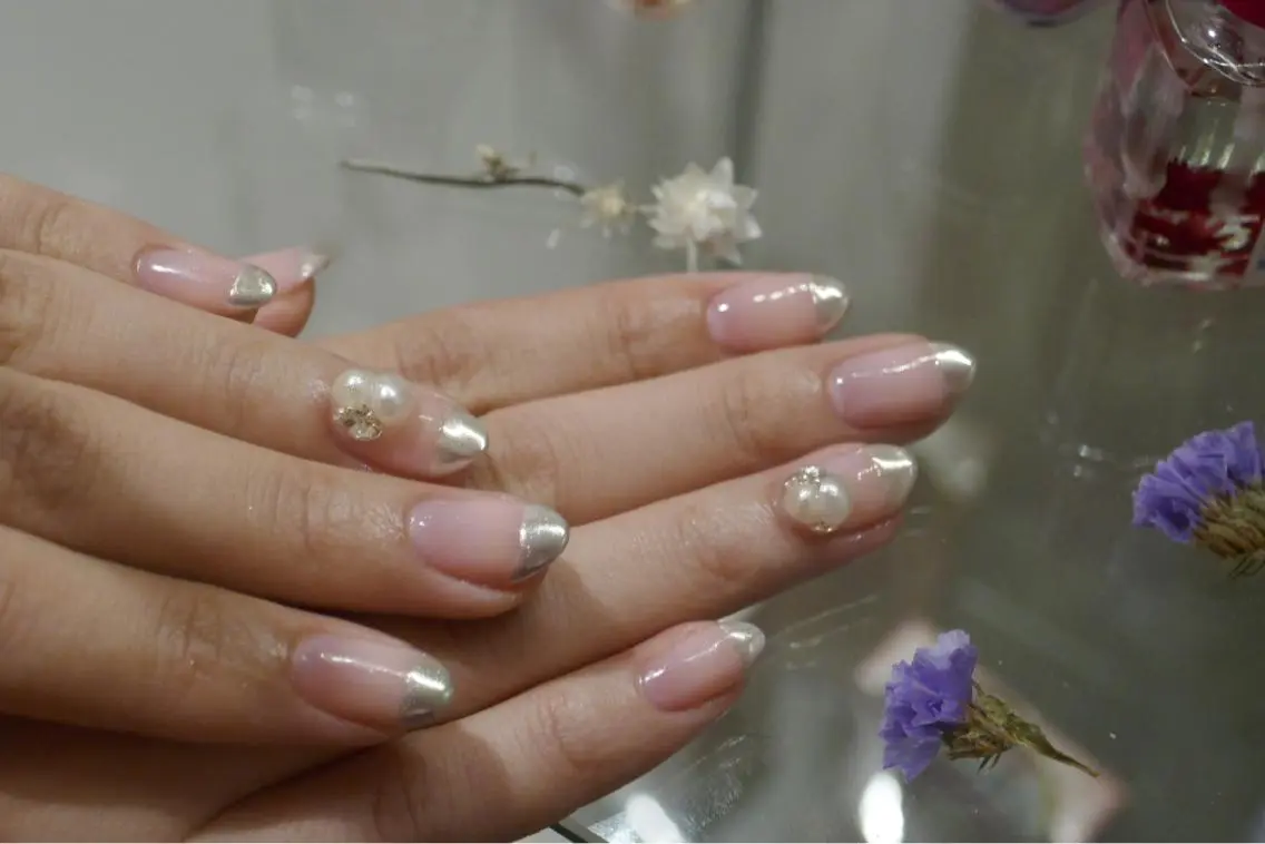 ネイル フレンチネイル グラデーション ミラーネイル ストーンネイル ハンドネイル Chipieee Tokyoのその他イメージ