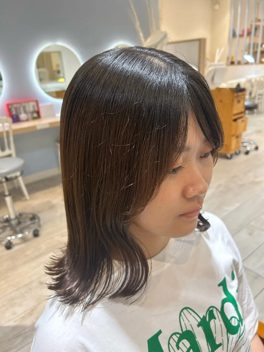ミディアム ミディアムレイヤー レイヤーカット 大川 夏実のヘアスタイル