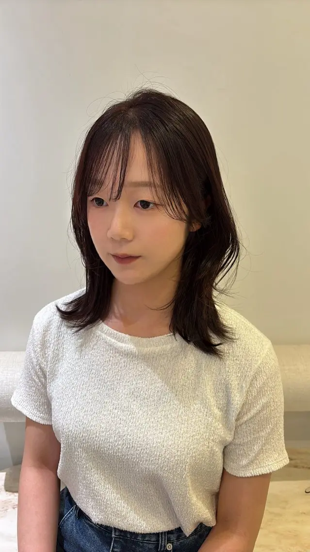 セミロング レイヤーカット カット ヘアカラー 若松 心和のヘアスタイル