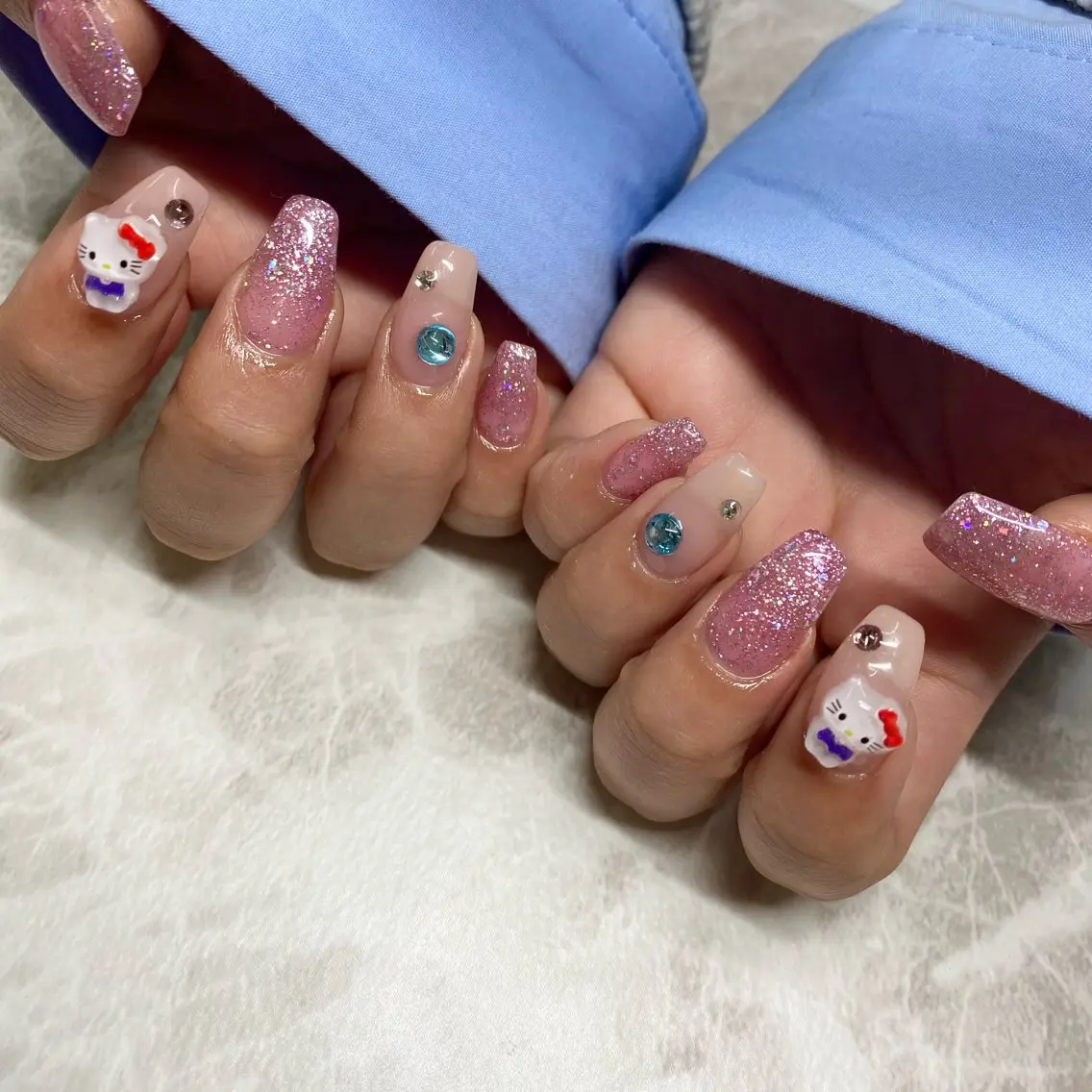 ネイル ラメ(グリッター) ストーンネイル ハンドネイル ハンドケア 🫧RaLa ⭐︎AYAKA🫧のネイルデザイン